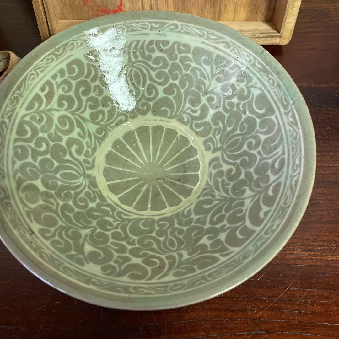 新春お値下げ　特価　高麗青磁　菊紋平茶碗　柳　海剛