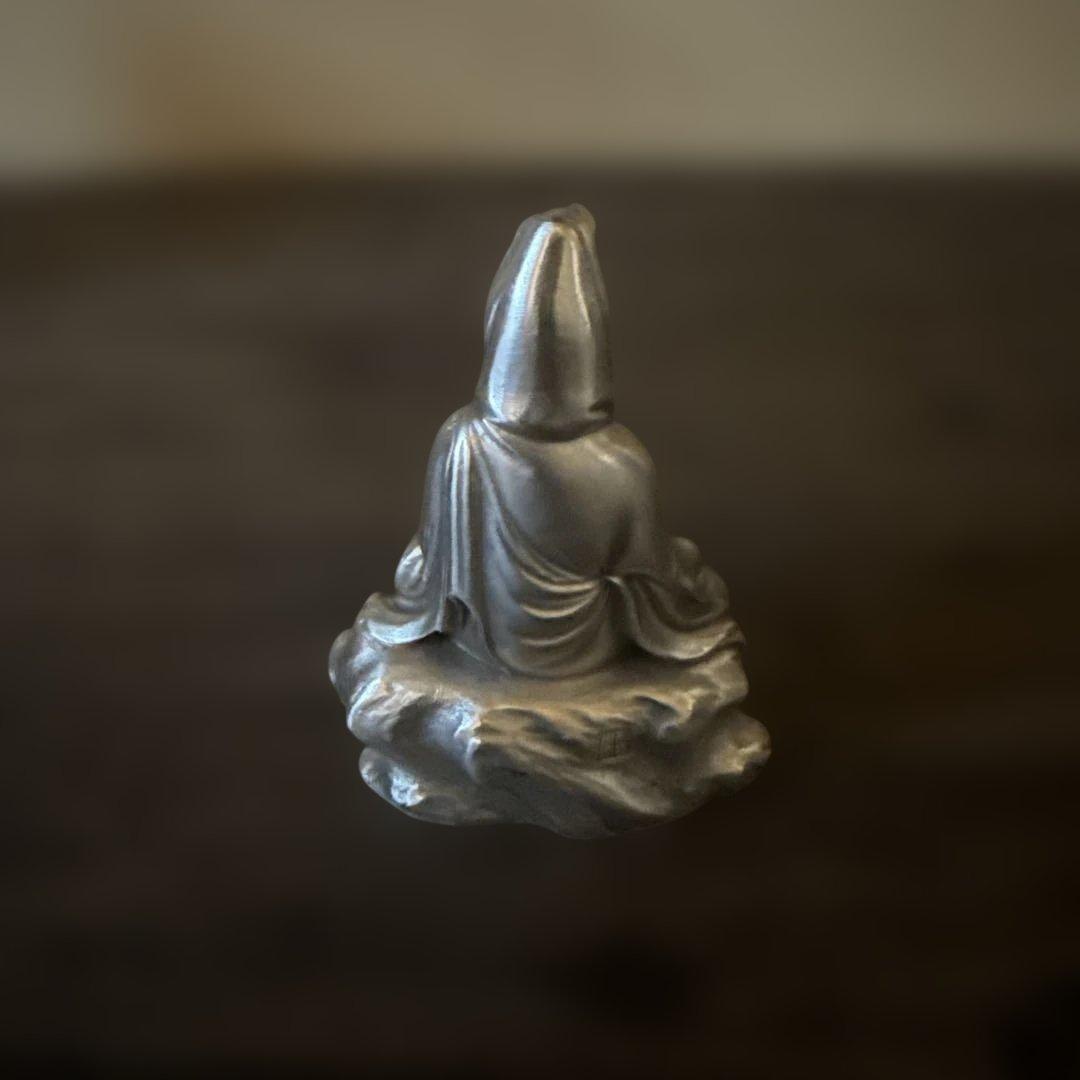 高村光雲作　銀製　岩上観音像　置物
