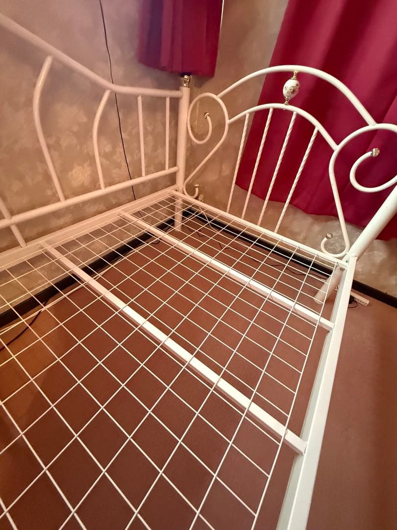 アイアン製シングルベッドフレーム