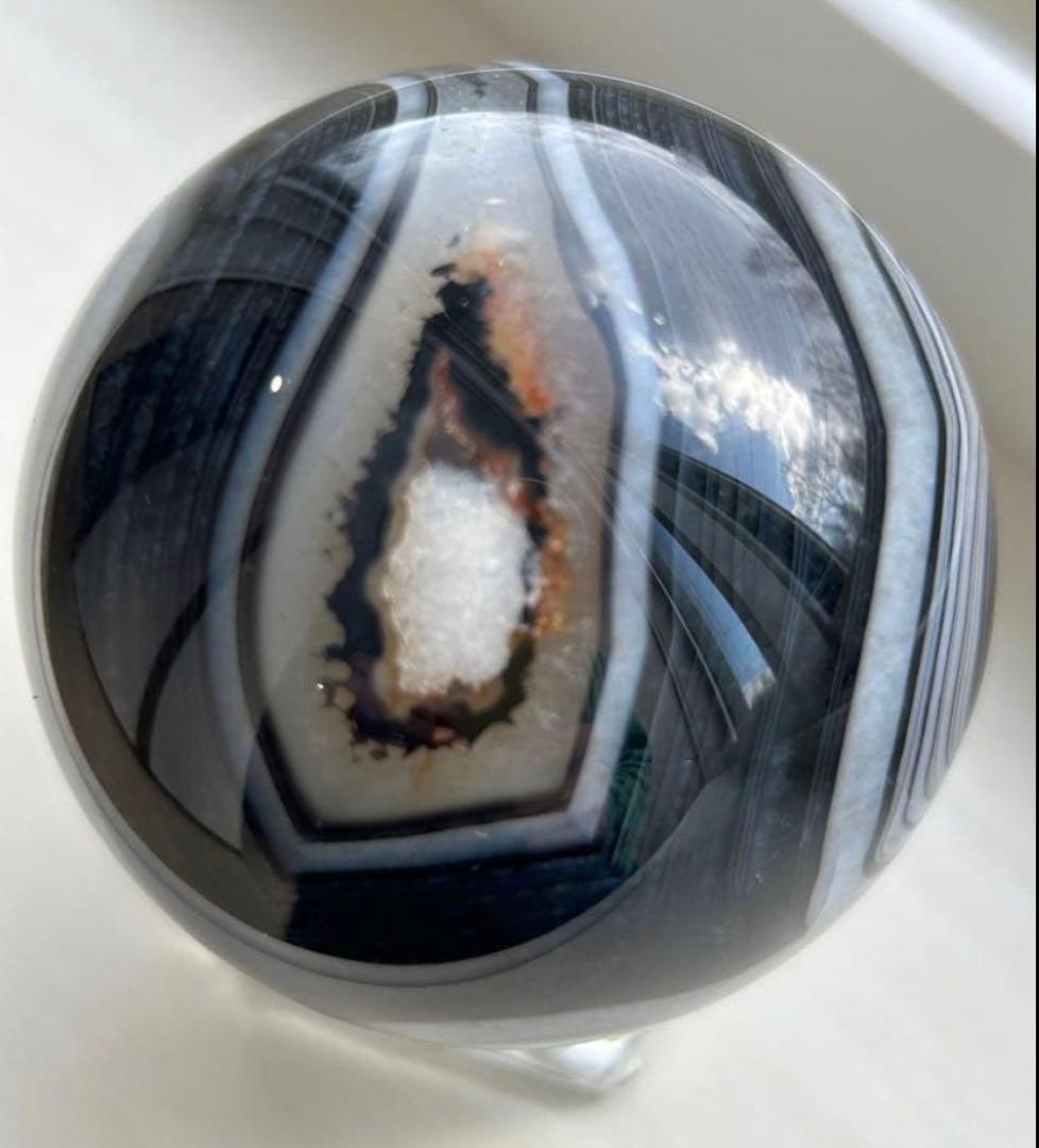 ウルグアイ産 ブラック瑪瑙（アゲート）スフィア 内なる世界を映す“異端美”