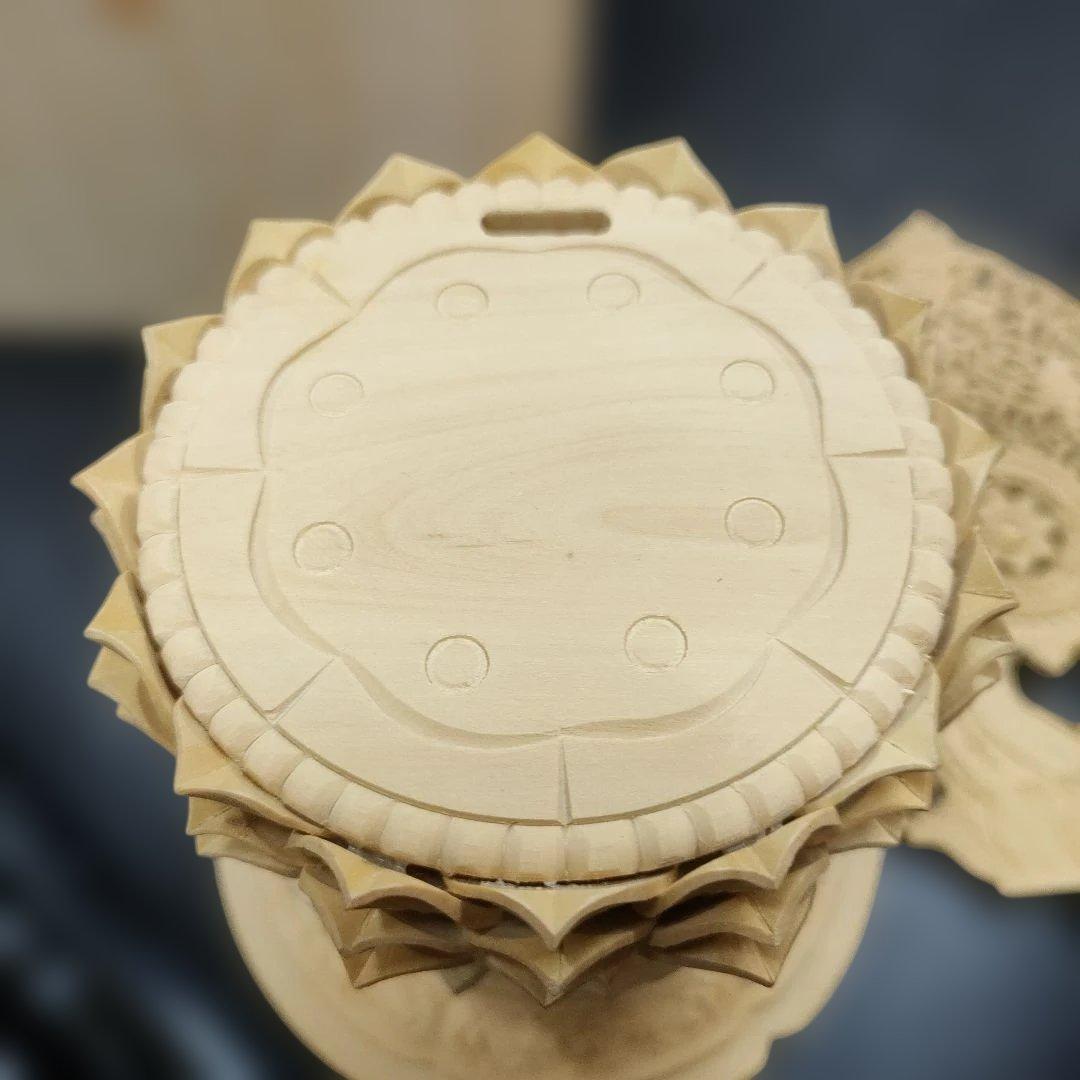 横浜野毛蓮華堂　丸台座上彫り　唐草光背　座弥陀　2寸