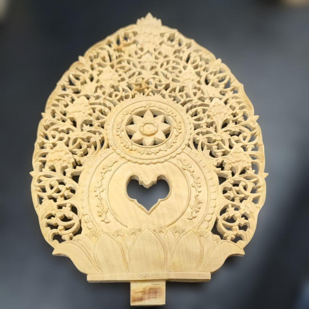 横浜野毛蓮華堂　丸台座上彫り　唐草光背　座弥陀　2寸