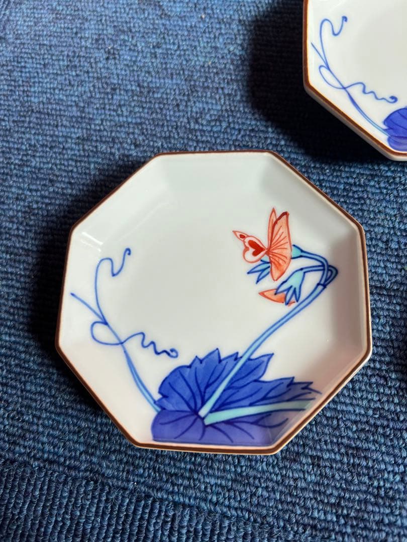 1027  辻常陸 辻精磁 辻製 染錦豌豆文 八角小皿  5客　未使用