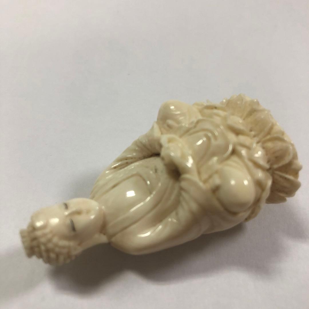 天然素材　観音様彫刻　仏像　置物　根付