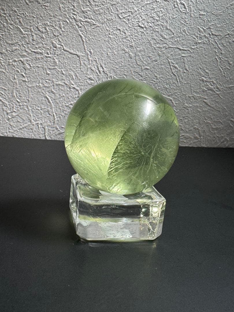 中国産 グリーンアップルフローライト スフィア 高品質 虹あり 透明感抜群