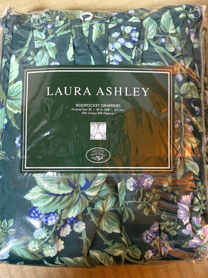 85moa71na Laura Ashley ベッドカバーセット