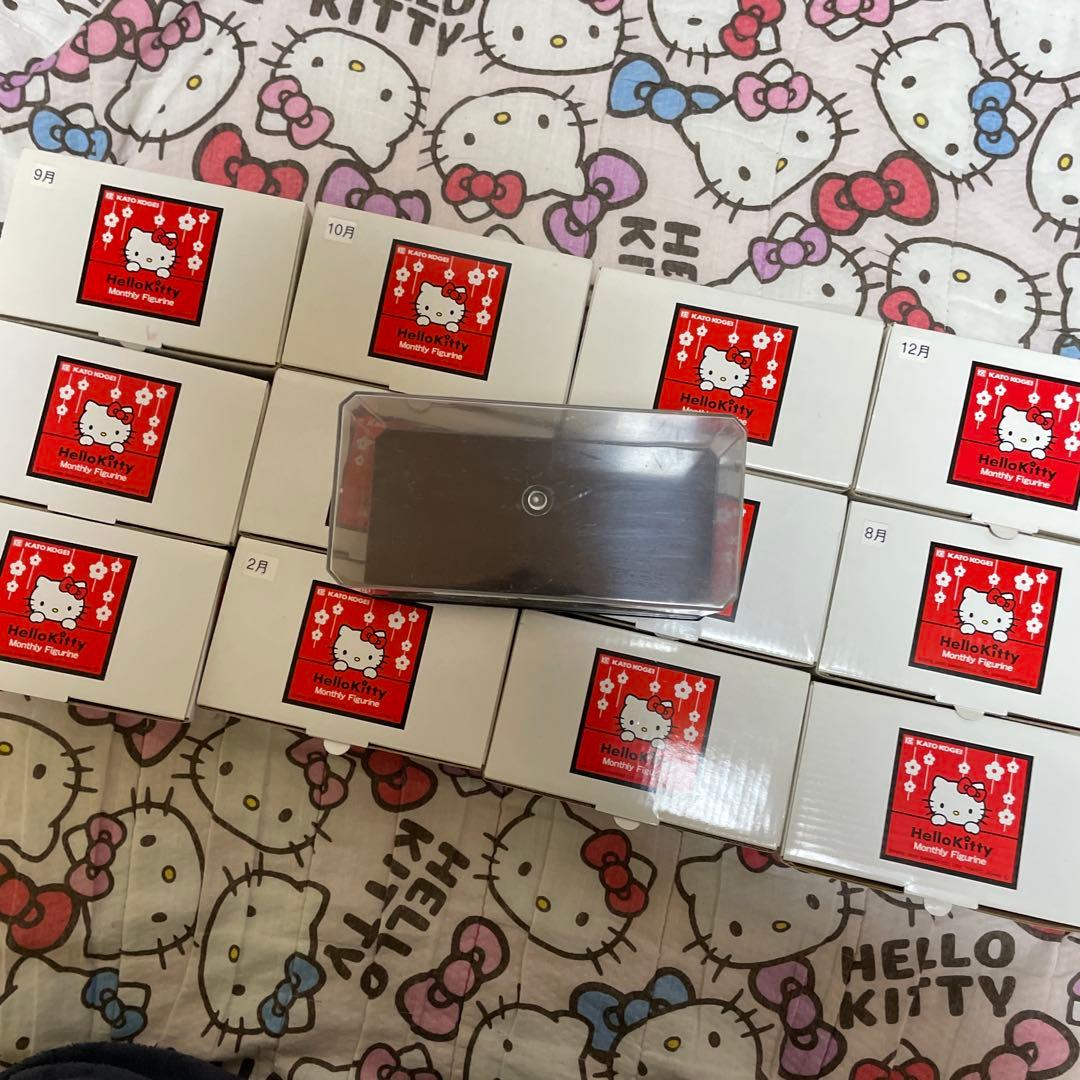 ハローキティ★ キティマンスリーフィギュア　12ヶ月