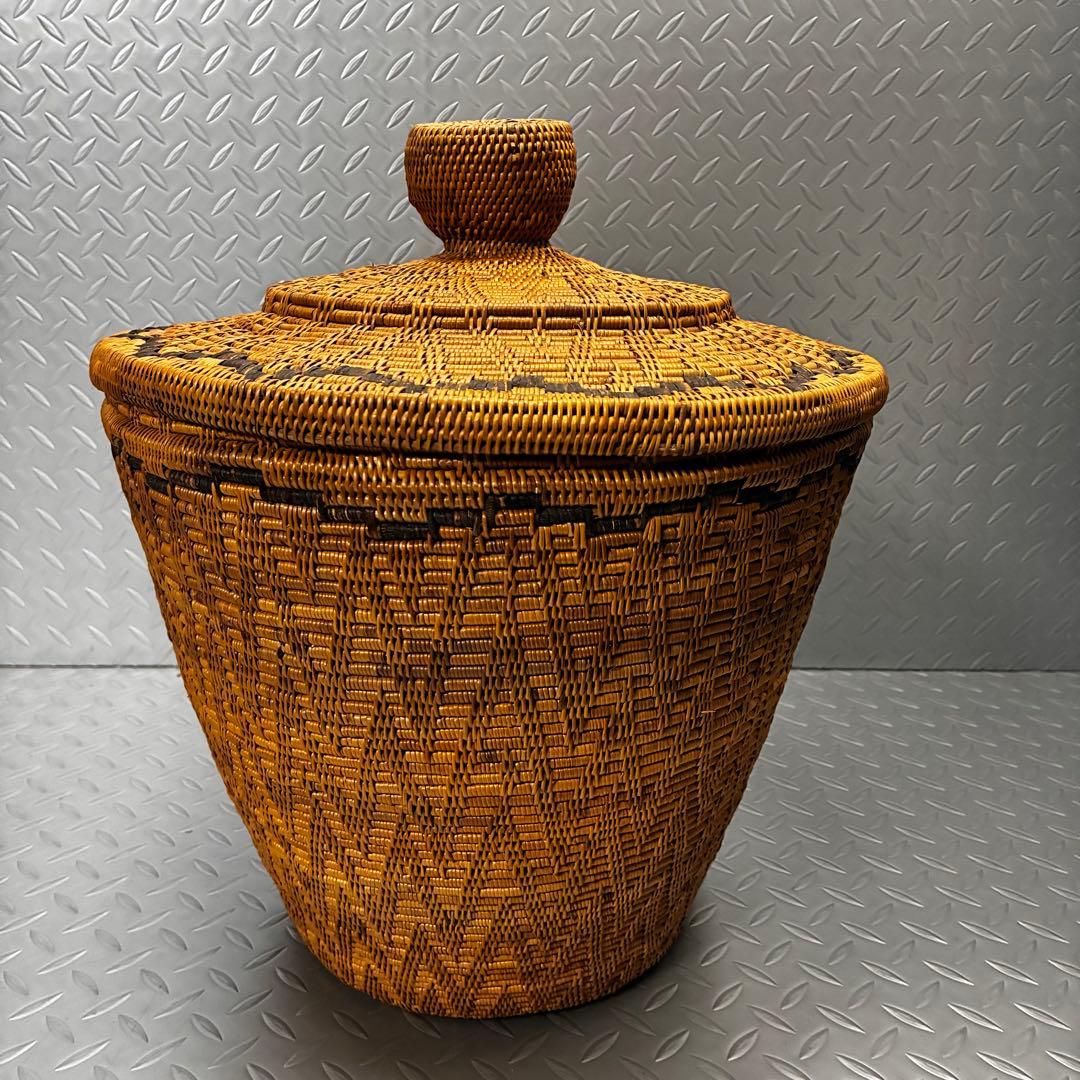 【美品 】アタ 蓋付きバスケット 高さ約38cm 細かい編み込み 高級 フタ独立