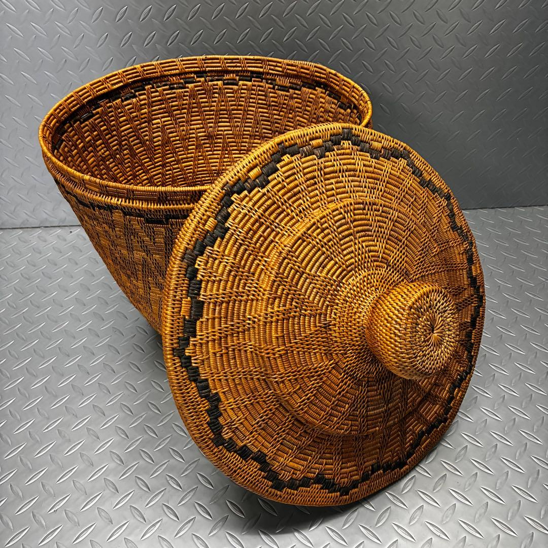 【美品 】アタ 蓋付きバスケット 高さ約38cm 細かい編み込み 高級 フタ独立