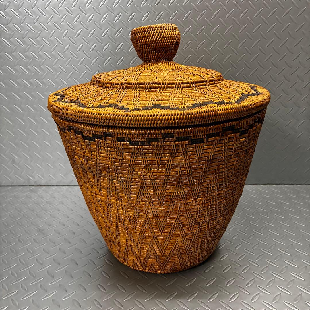 【美品 】アタ 蓋付きバスケット 高さ約38cm 細かい編み込み 高級 フタ独立