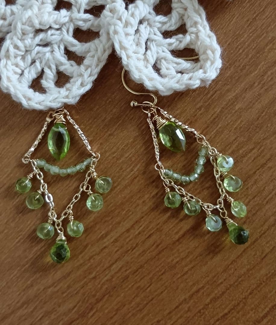 492/14kgfたっぷりペリドットのシャンデリアチャーム