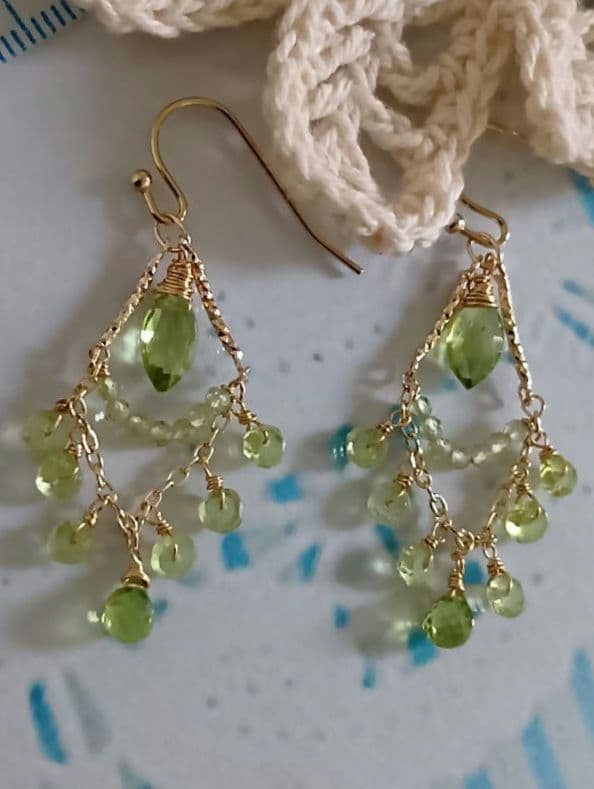 492/14kgfたっぷりペリドットのシャンデリアチャーム