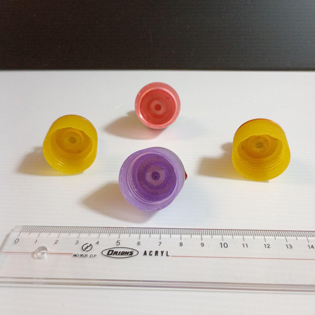 d*7様 平成レトロ★ハローキティ★ ★ペットボトルキャップ 4個セット