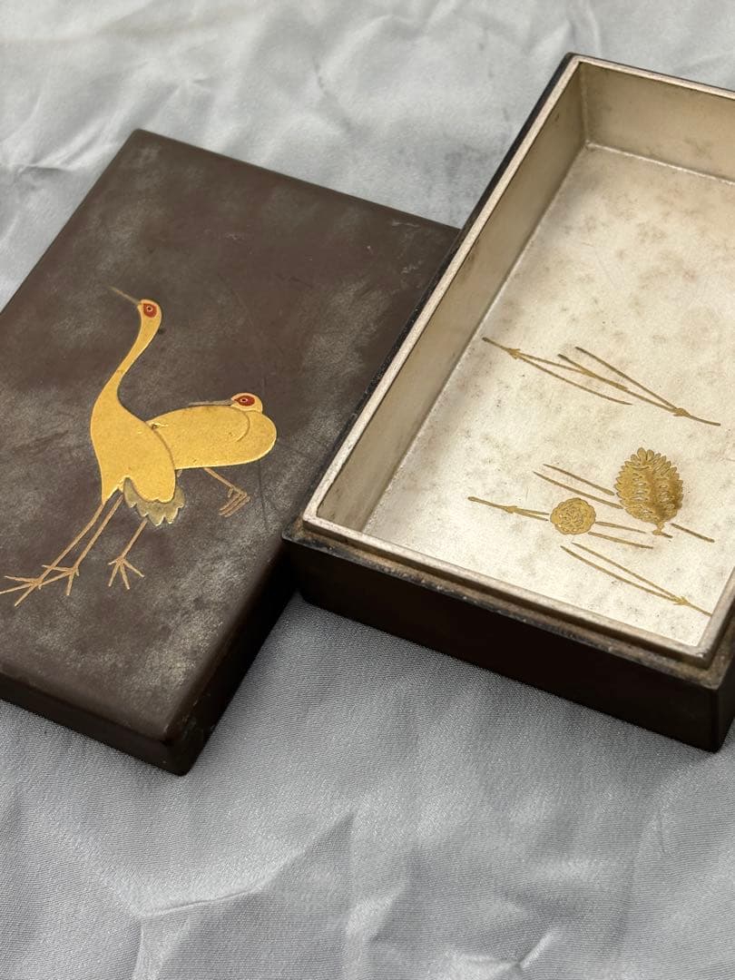 【吉祥鶴~金蒔絵小函】神韻縹渺の香合・古美術品・木調漆器・伽羅・香木沈香・茶道具