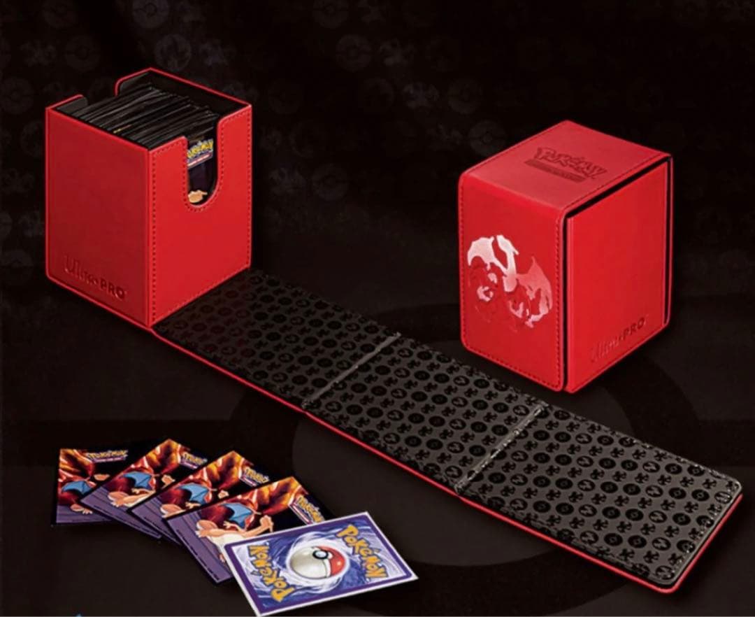 海外ポケカ】 リザードン フリップデッキケース⭐︎期間限定価格①