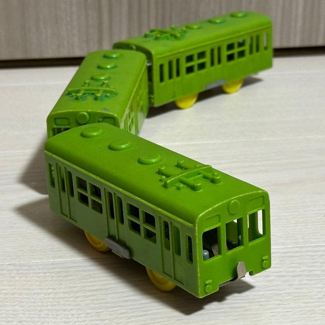 プラレール 日本製 前スイッチ 電動プラ電車 緑 - メルカリ