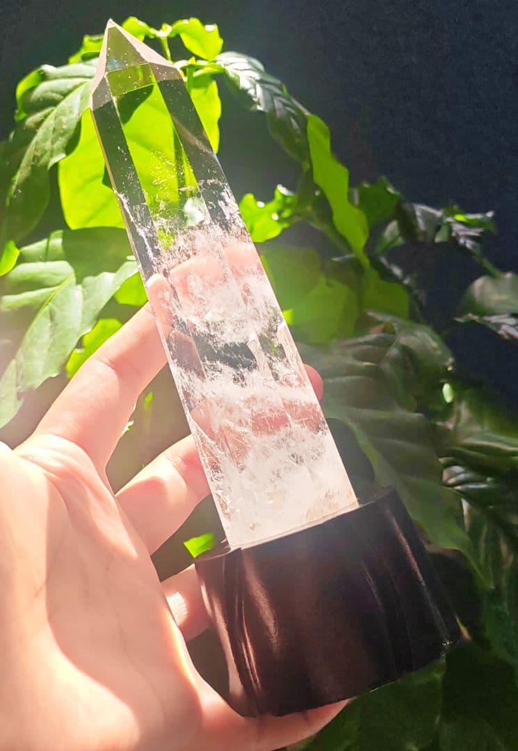 透明　ヒマラヤ産天然水晶ポイント　六角柱 天然石原石置物台座付　パワーストーン