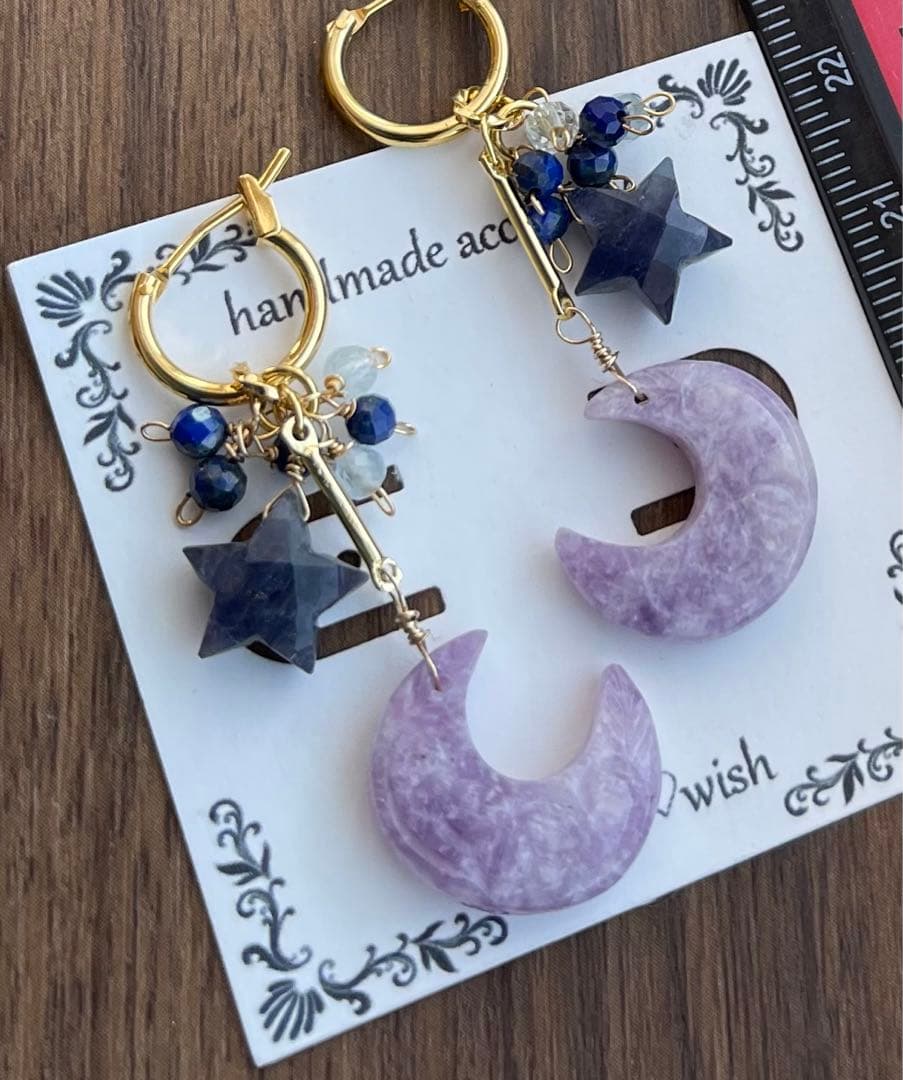 ラベンダーレピドライト月とアイオライト星のピアスチャーム·͜· ︎︎