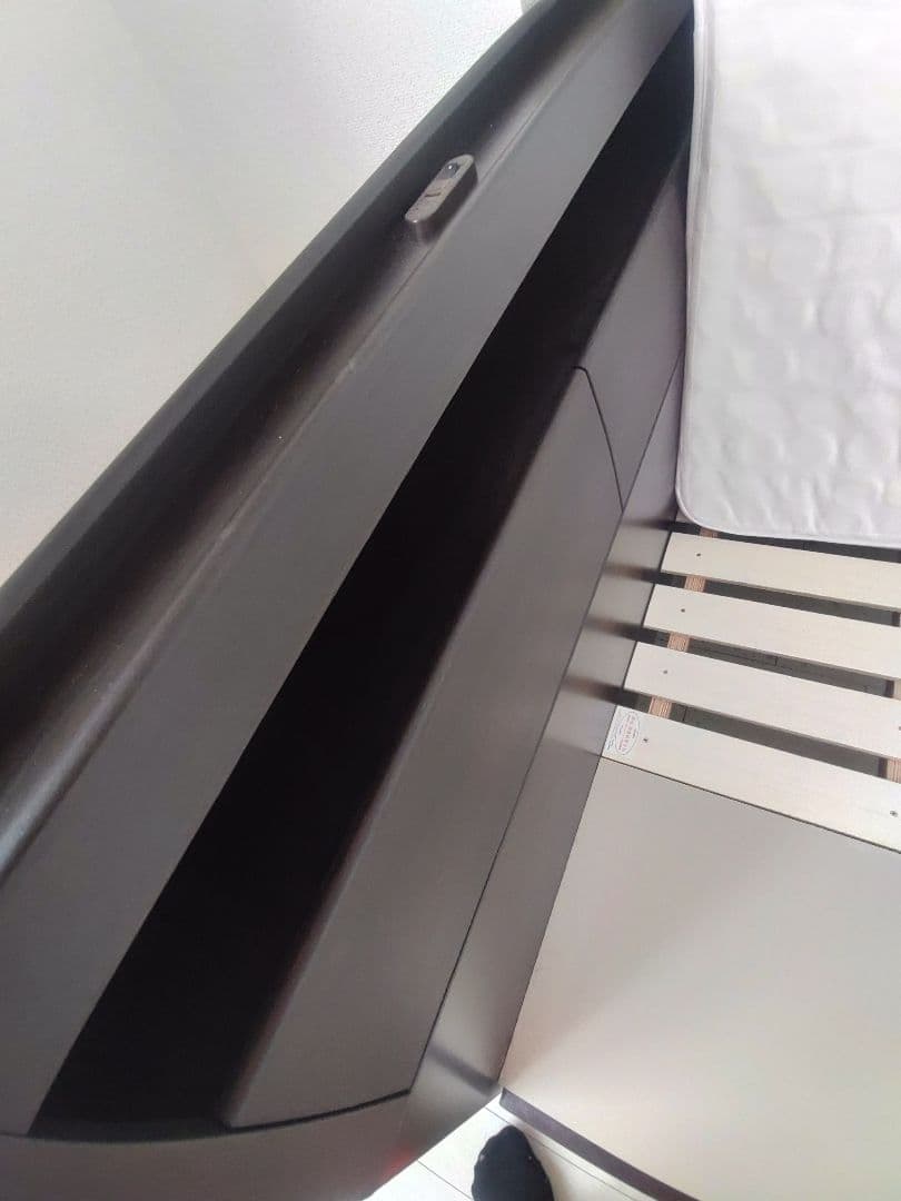 だーしーニトリ　シングルベッド　ライト付き　引き出し付き　(配送可)