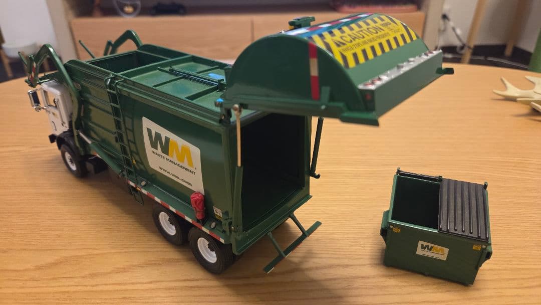 ファーストギア製 Mack TerraPro ゴミ収集車 ダイキャスト 1/34 - メルカリ