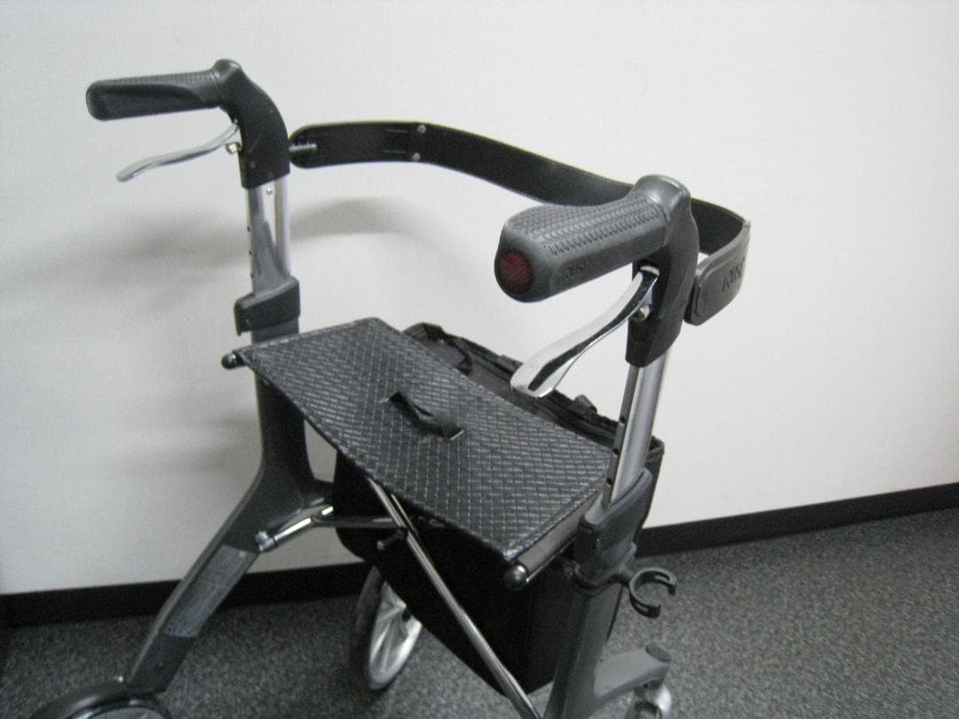 トラストケアウォーカー レッツフライ 歩行車 シルバーカー 竹虎