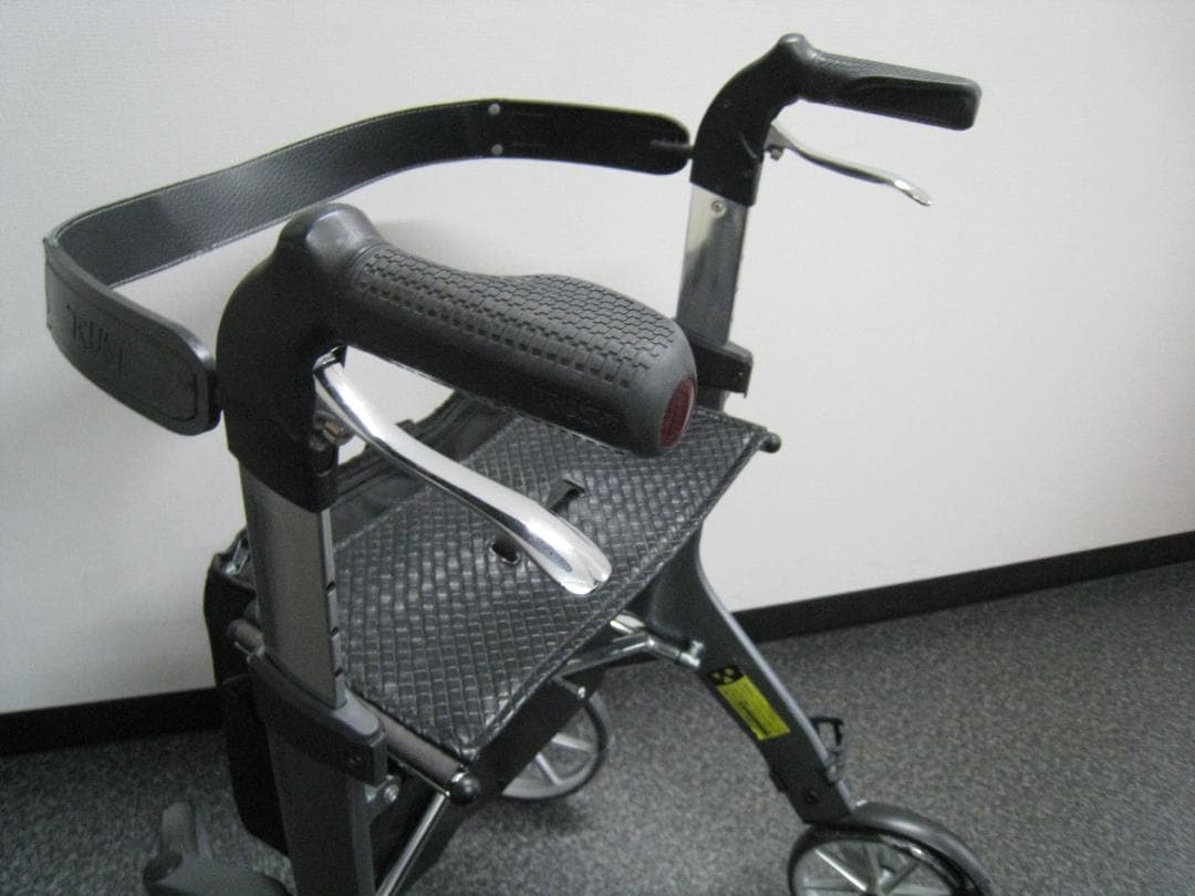 トラストケアウォーカー レッツフライ 歩行車 シルバーカー 竹虎