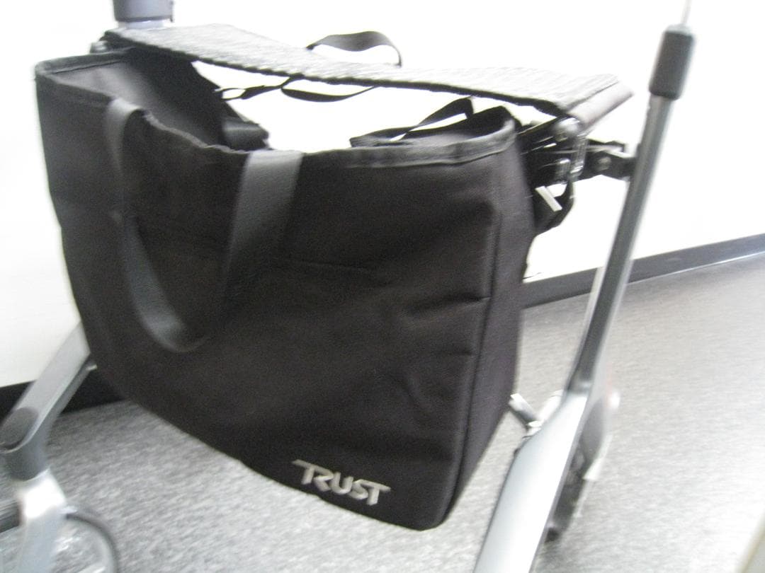 トラストケアウォーカー レッツフライ 歩行車 シルバーカー 竹虎