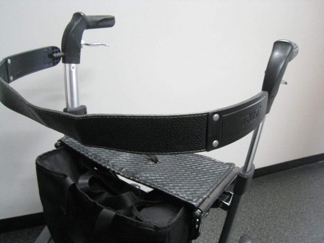 トラストケアウォーカー レッツフライ 歩行車 シルバーカー 竹虎