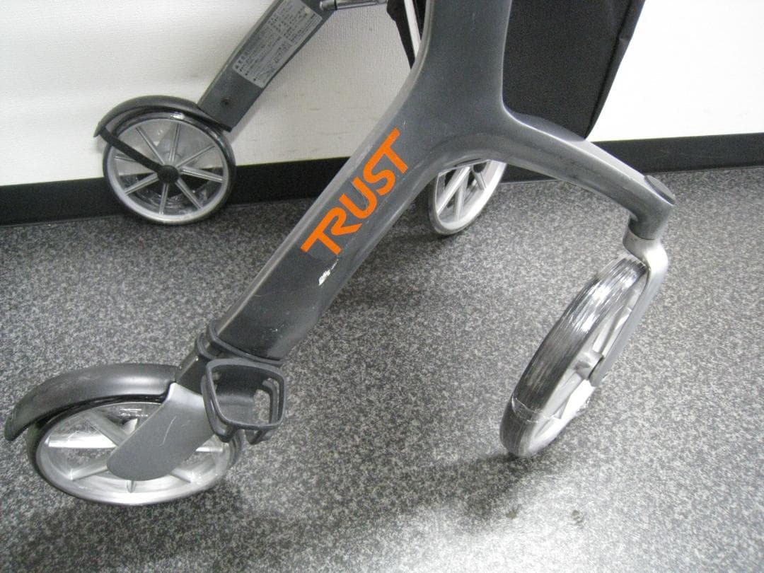 トラストケアウォーカー レッツフライ 歩行車 シルバーカー 竹虎