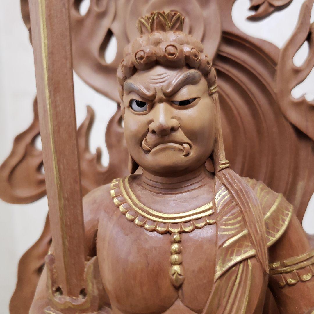 Ｂフライデー　魔除★アフリカ白檀 不動明王座像4寸 眼入・瑟瑟座★