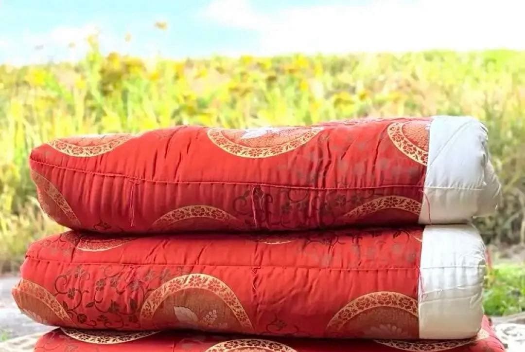 2114様感謝‼️布団恋しい寒の入FUTON蔵出掛布団赤❌赤2枚メイドインジャパン