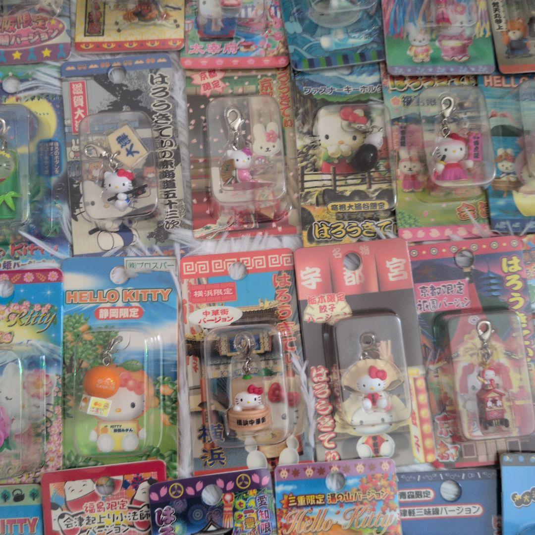 ご当地ハローキティのファスナーストラップ大量セット