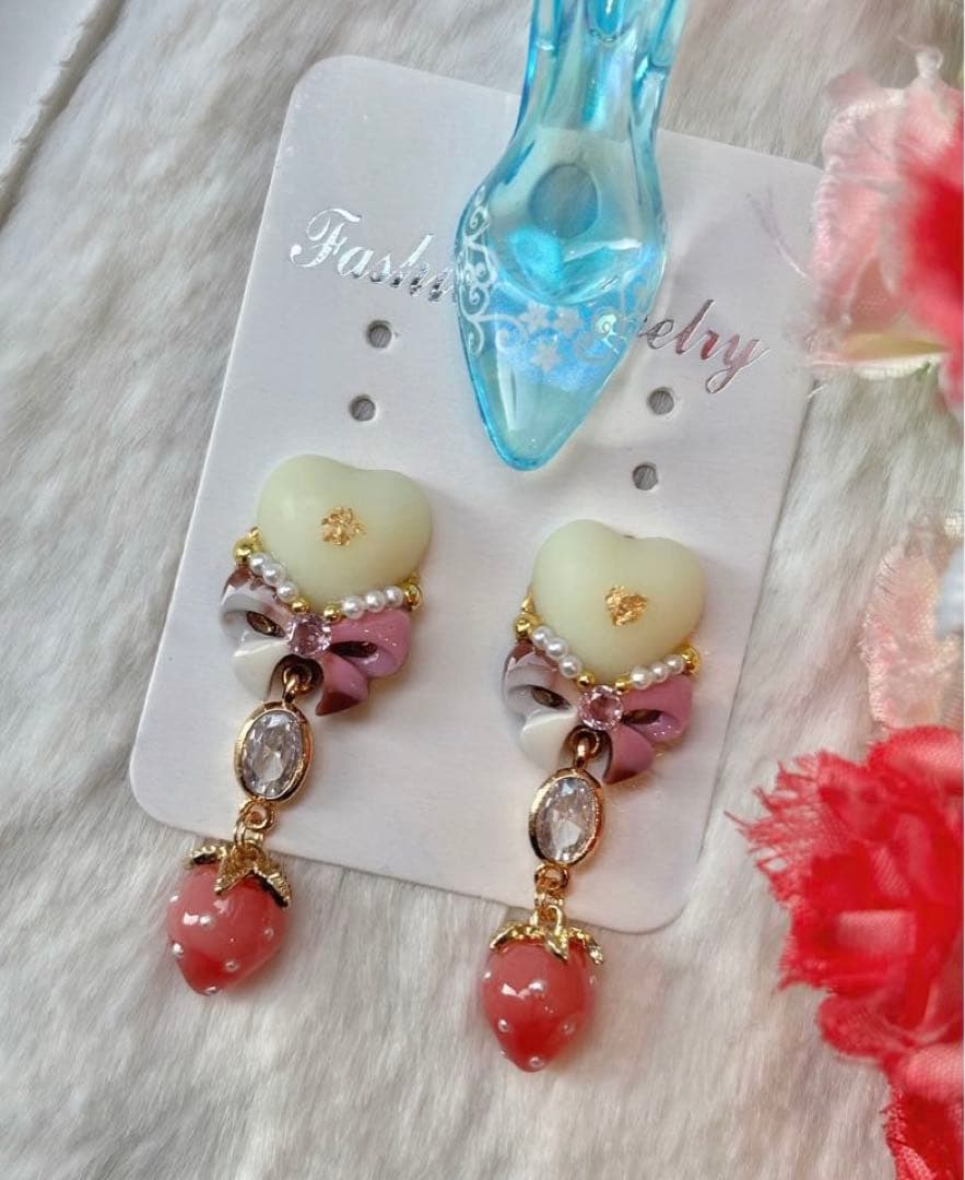 ちまっと苺♡チョコレートなハートピアス/イヤリング✩.*˚