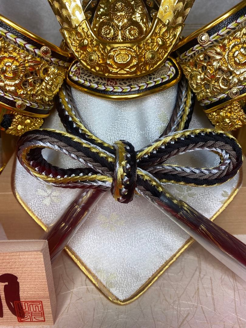 東京久月　五月人形　兜飾り　白木ガラスケース入