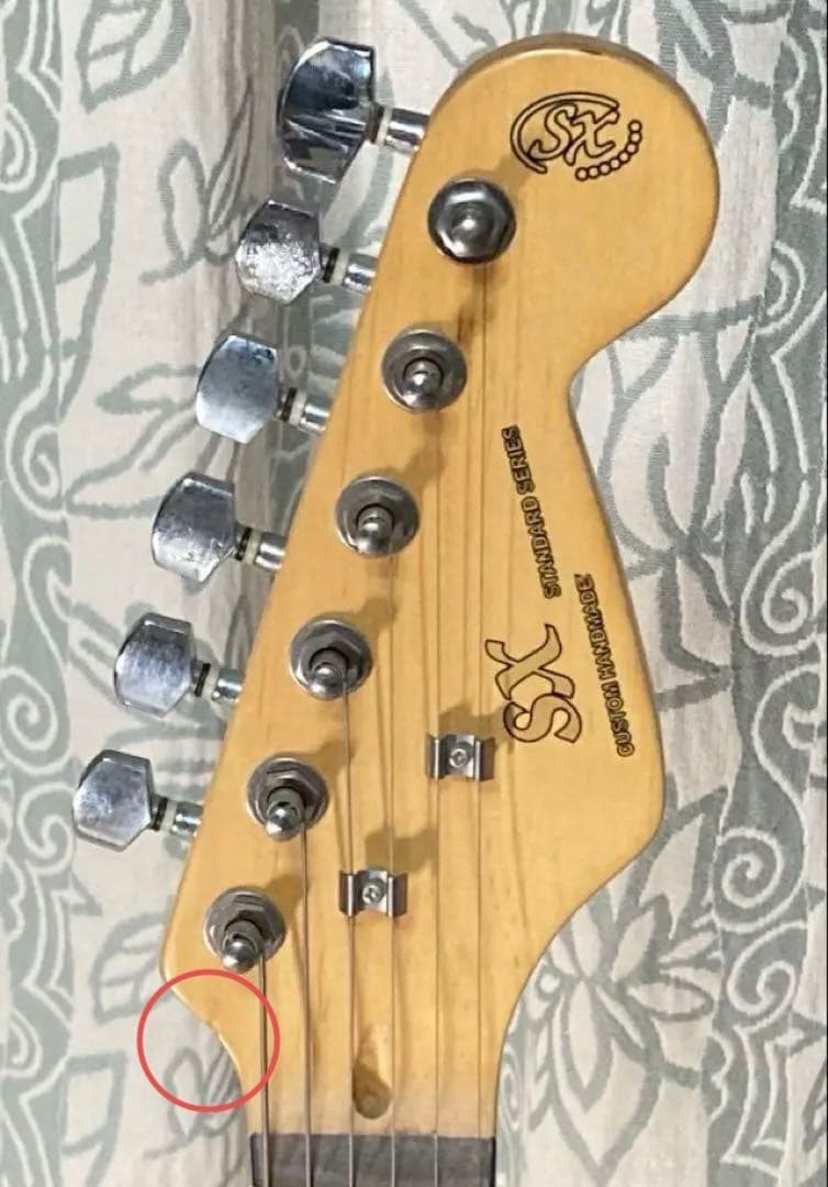 SX エレキギター サンバースト スタンド付き キズ有り ベルト付 - メルカリ