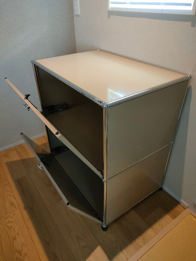 未使用　送料込み　USMベージュ　USMハラー サイドボード