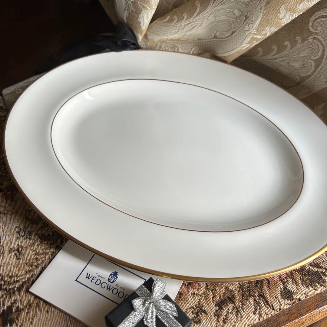 黒壺 WEDEWOOD CALIFORNIA 英国の輝きを纏う オーバルプラター - メルカリ