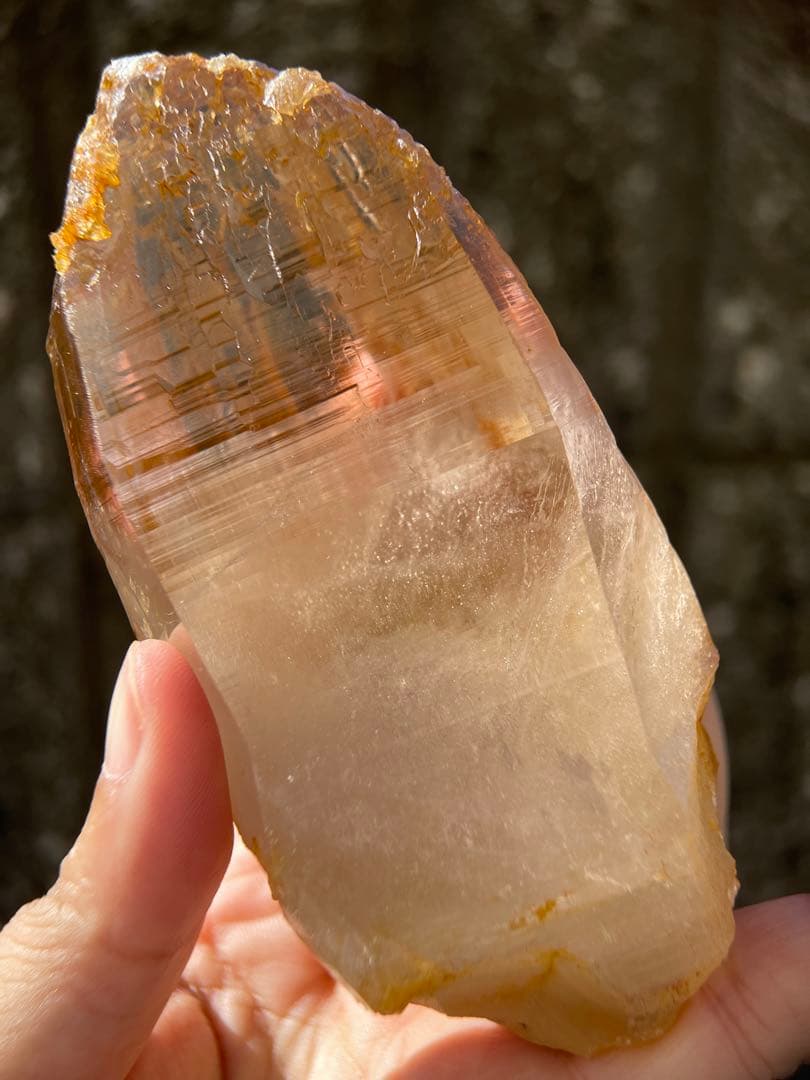 最高級　インド産　ヒマラヤ水晶　ゴールデンヒーラー　台座付き