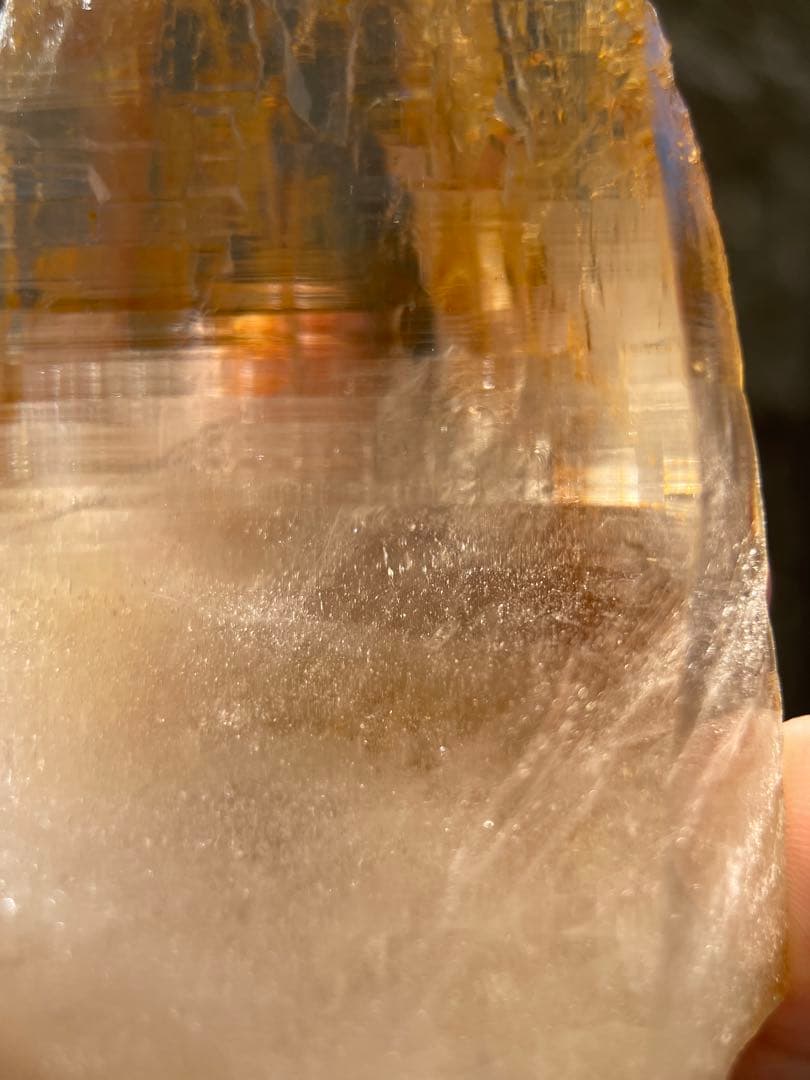 最高級　インド産　ヒマラヤ水晶　ゴールデンヒーラー　台座付き