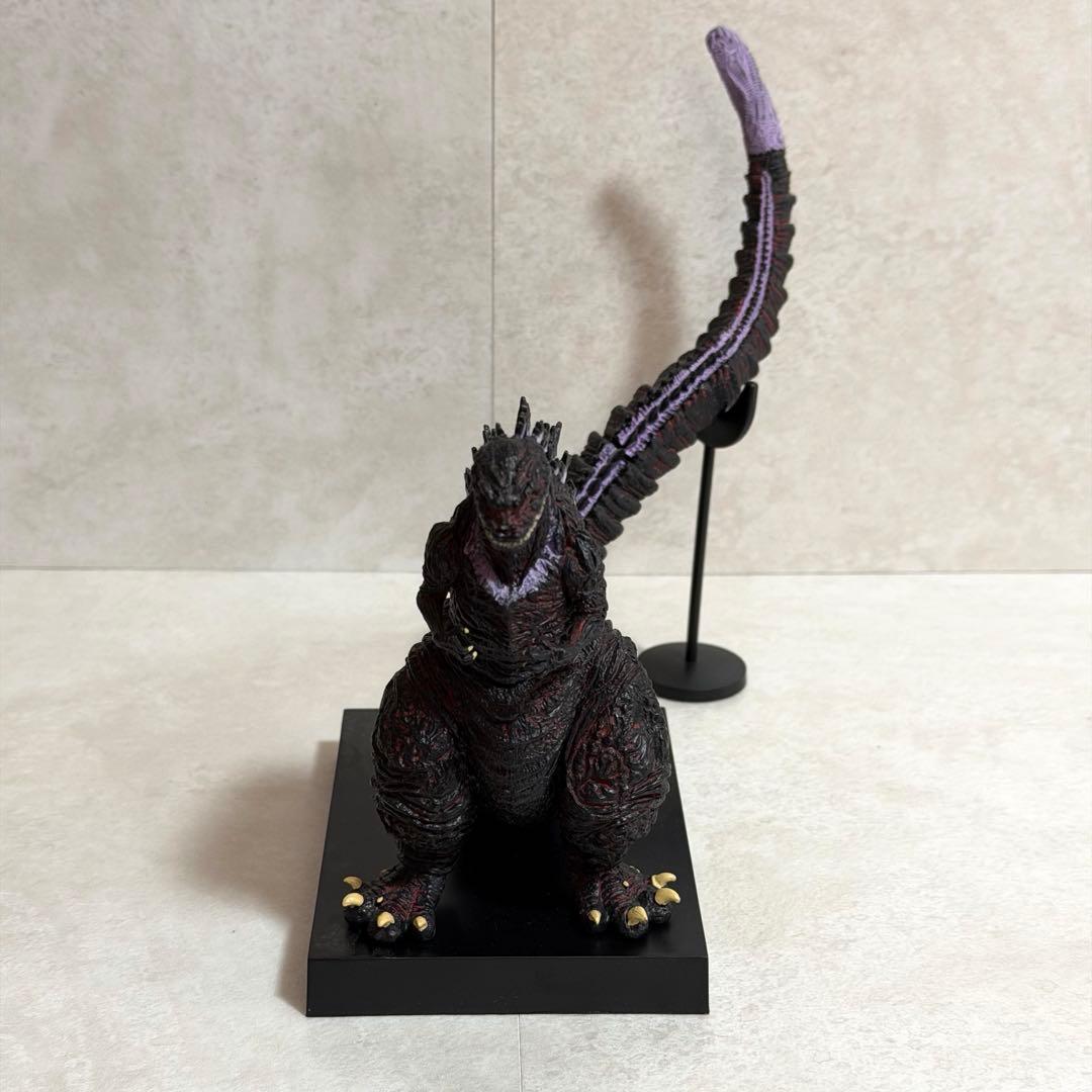 シン・ゴジラ プレミアムフィギュア リペイントVer - メルカリ