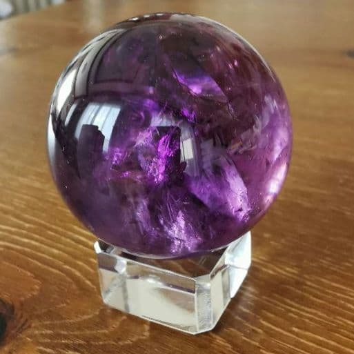 虹入り 台座付き 高品質 ウルグアイ産 アメジスト 丸玉