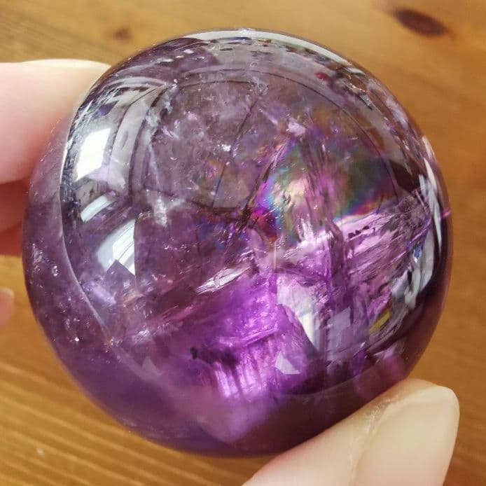 虹入り 台座付き 高品質 ウルグアイ産 アメジスト 丸玉