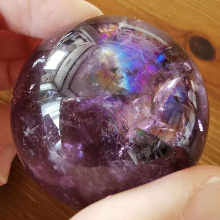 虹入り 台座付き 高品質 ウルグアイ産 アメジスト 丸玉