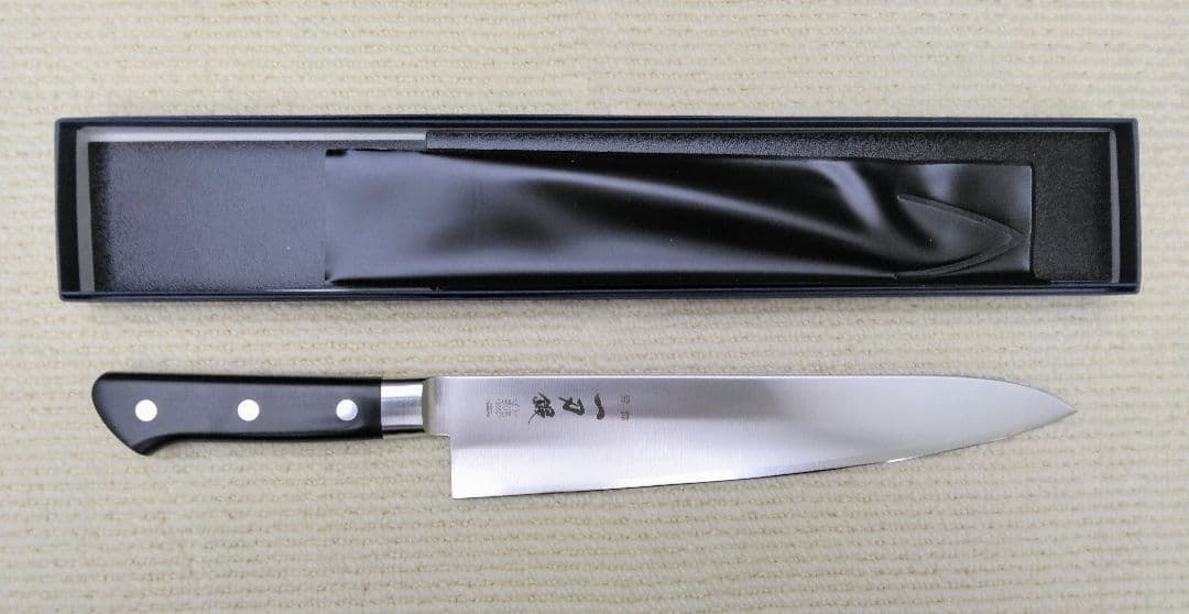 新品未使用　包丁　牛刀　270mm　一刀鍛　燕三条　新潟刃物