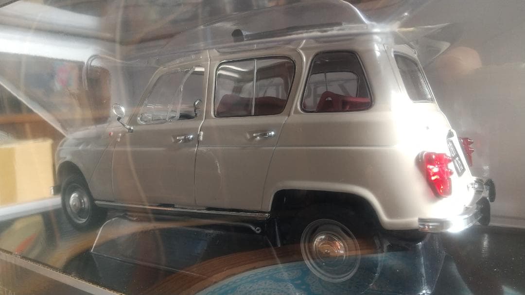 ノレブ マキシジェット 1/18 ルノー 4L 1963