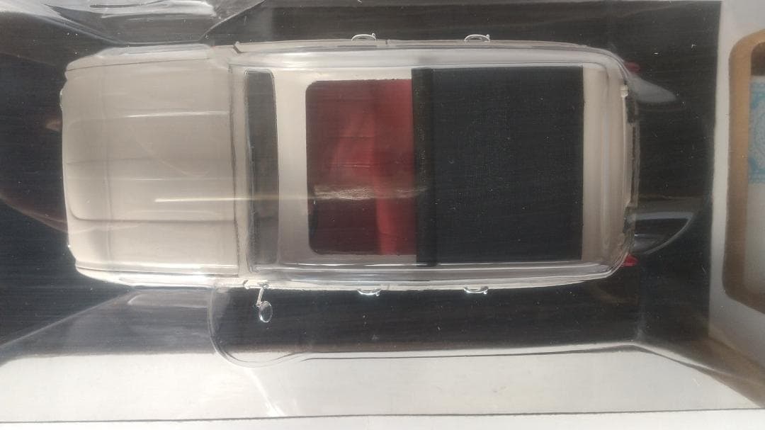 ノレブ マキシジェット 1/18 ルノー 4L 1963