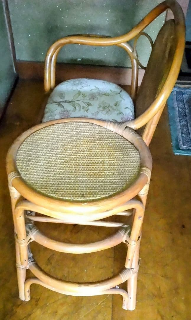 《昭和レトロ》藤製テーブル付椅子ラタン製