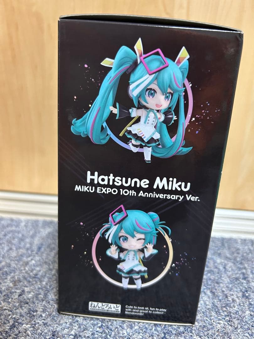 初音ミク　10th ねんどろいど　フィギュア