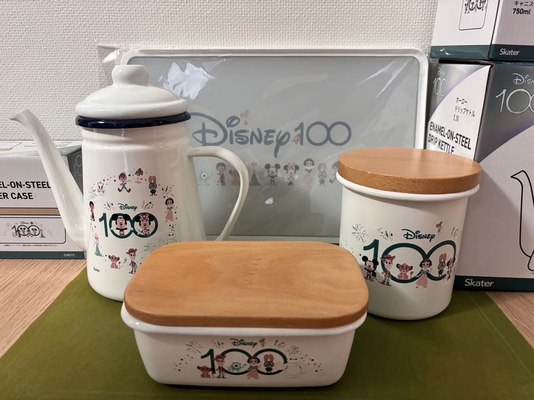 ディズニー100周年限定デザイン　4点