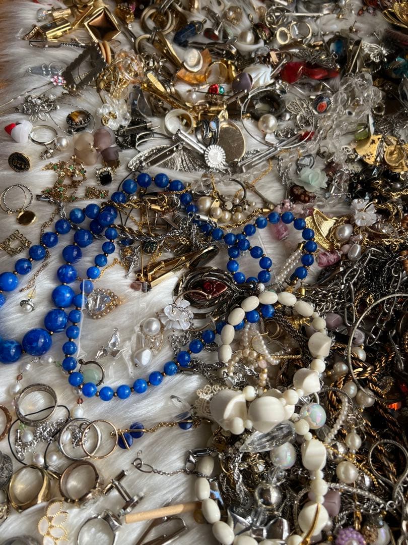 ユニークなアクセサリーコレクション4,6kg